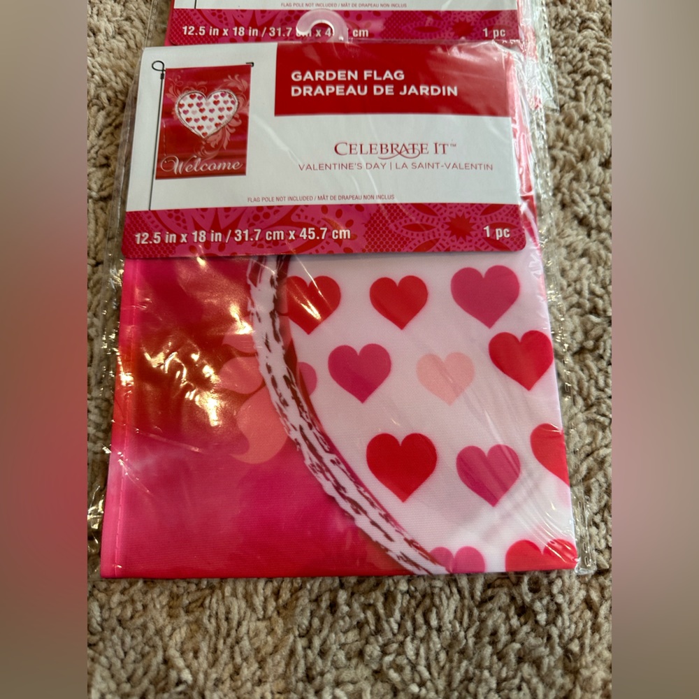 11 garden flags - Happy Valentines party Welcome - 8 red Heart and 3 Cupid bow